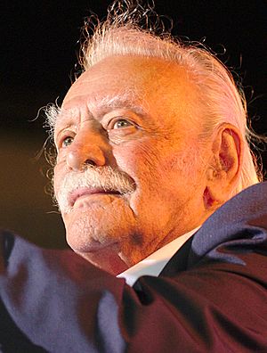 Manolis Glezos with LAE 2.jpg