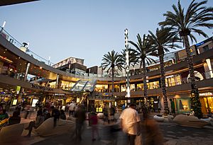 Santa Monica Place Macerich.jpg