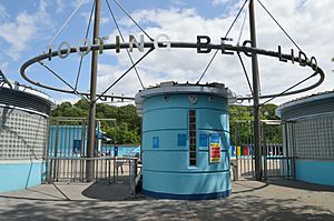 Tooting Bec Lido, entrance