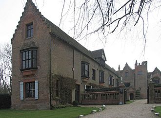 House next to church, Chenies, Bucks - geograph.org.uk - 333323.jpg