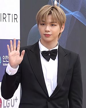 KANG DANIEL 220719