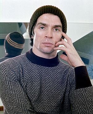 Nureyev 9 Allan Warren.jpg