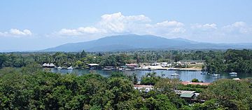 Río dulce y sierra del mico-cropped.jpg