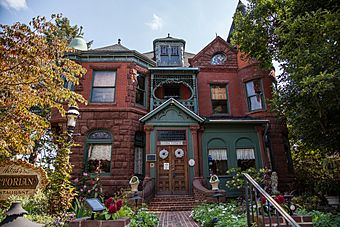 Charles Raymond House.jpg