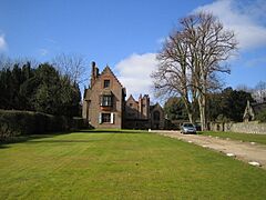 Chenies - The Manor House - geograph.org.uk - 139226