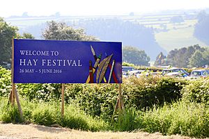 Hayfestival-2016-welcomesign