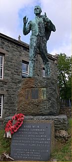 Hedd Wyn statue