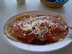 Huevos motuleños.JPG