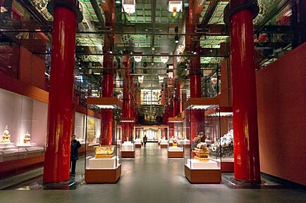 Meridian Gate (Forbidden City) West wing interior 2015 December