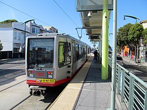 Northbound train at Third and Williams, July 2017