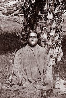 Paramahansa-Yogananda-meditating