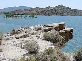 Steinaker Dam & Reservoir.jpg