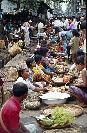 Yangon-Markt-04-Marktfrauen-1976-gje