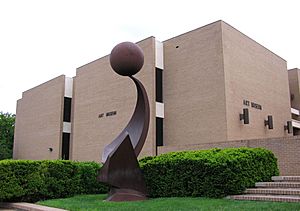 Amarillo Texas Amarillo Museum of Art 2005-05-15.jpg