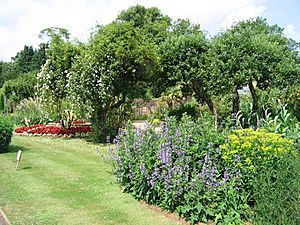 Cotswold Wildlife Park -Burford, England -gardens-25June2006