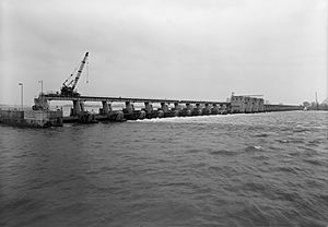 Mississippi River Lock and Dam number 20 HAER.jpg