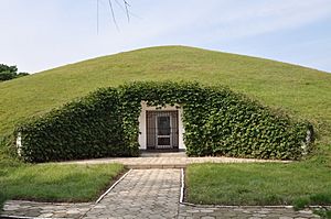 One of the Three Mausoleums at Kangso (10104282095)