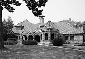 Pequot Library