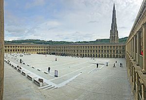 Piece Hall, Halifax (36239750242)