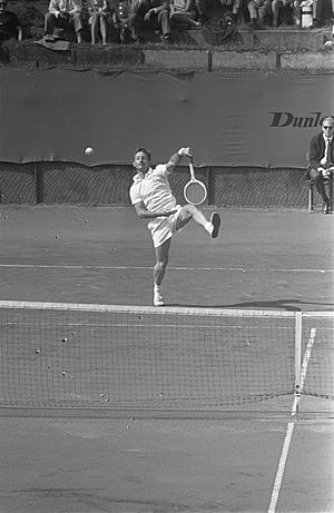 Tenniskampioenschappen in Noordwijk, Leaver (Australie) in actie, Bestanddeelnr 916-7881