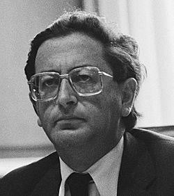 Arie Pais 1981 (1).jpg