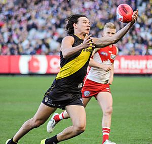 Daniel Rioli marking attempt (cropped)