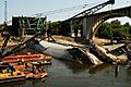 I35 bridge collapsed divers