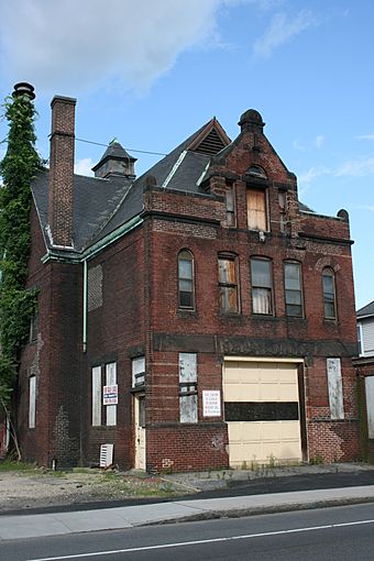 Quinsigamond Fire Station.jpg