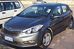 2015 Kia Cerato (YD MY15) S hatchback (2015-11-14).jpg