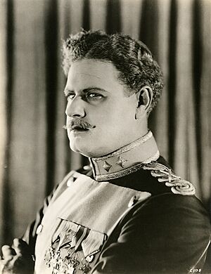 Alan Hale Sr. (1922).jpg