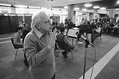 Compnist Gyorgy Ligeti , tijdens repetitie, Bestanddeelnr 932-8518