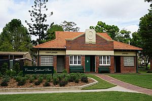 Toowong Cemetery - Canon Garland Place and amenities block from East (2015)