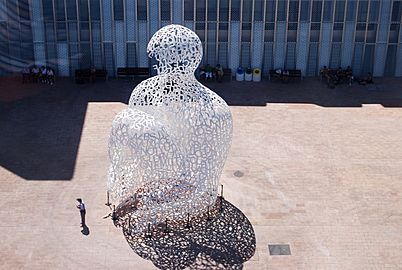 El-alma-del-Ebro-jaume-plensa