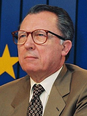 Jacques Delors in 1993.jpg