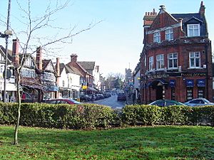 Pinner - High Street - geograph.org.uk - 81890.jpg