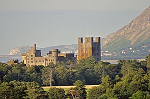 Sunset on Penrhyn Castle. (14500044677).jpg