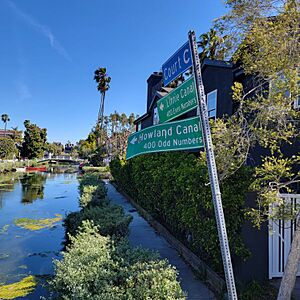 Venice Canals Signs April 2023