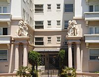 Byson Apartment Hotel lions