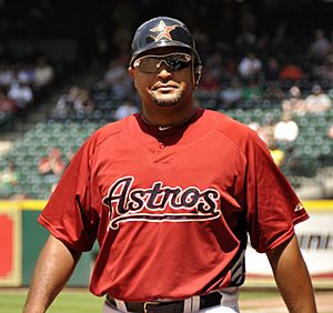 Carlos Lee on April 3, 2010 (cropped).jpg