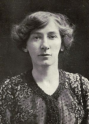 Cicely Hamilton, c1907.jpg