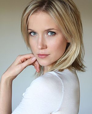 Jessy schram.jpg