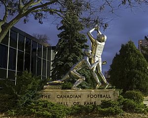 Statue touchdown cfhof