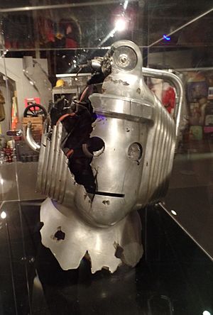 DWE Cyberman (20797712902)