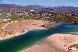 Hotel, beach, and shipwreck south of R257 at Bunbeg - geograph.org.uk - 1159653