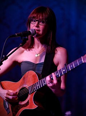 Lisa Loeb 04-16-2015 -2 (16998671539)