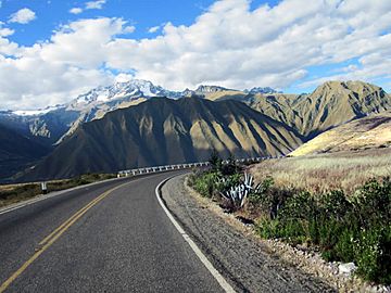 Sacred Valley (7914100606).jpg