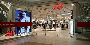 H&M Costanera Center