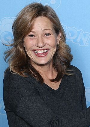 Joey Lauren Adams (52549965144) (cropped).jpg