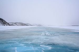 MacKenzie River ice road -c