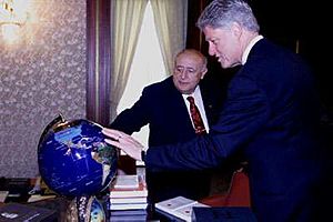 Süleyman Demirel with Bill Clinton